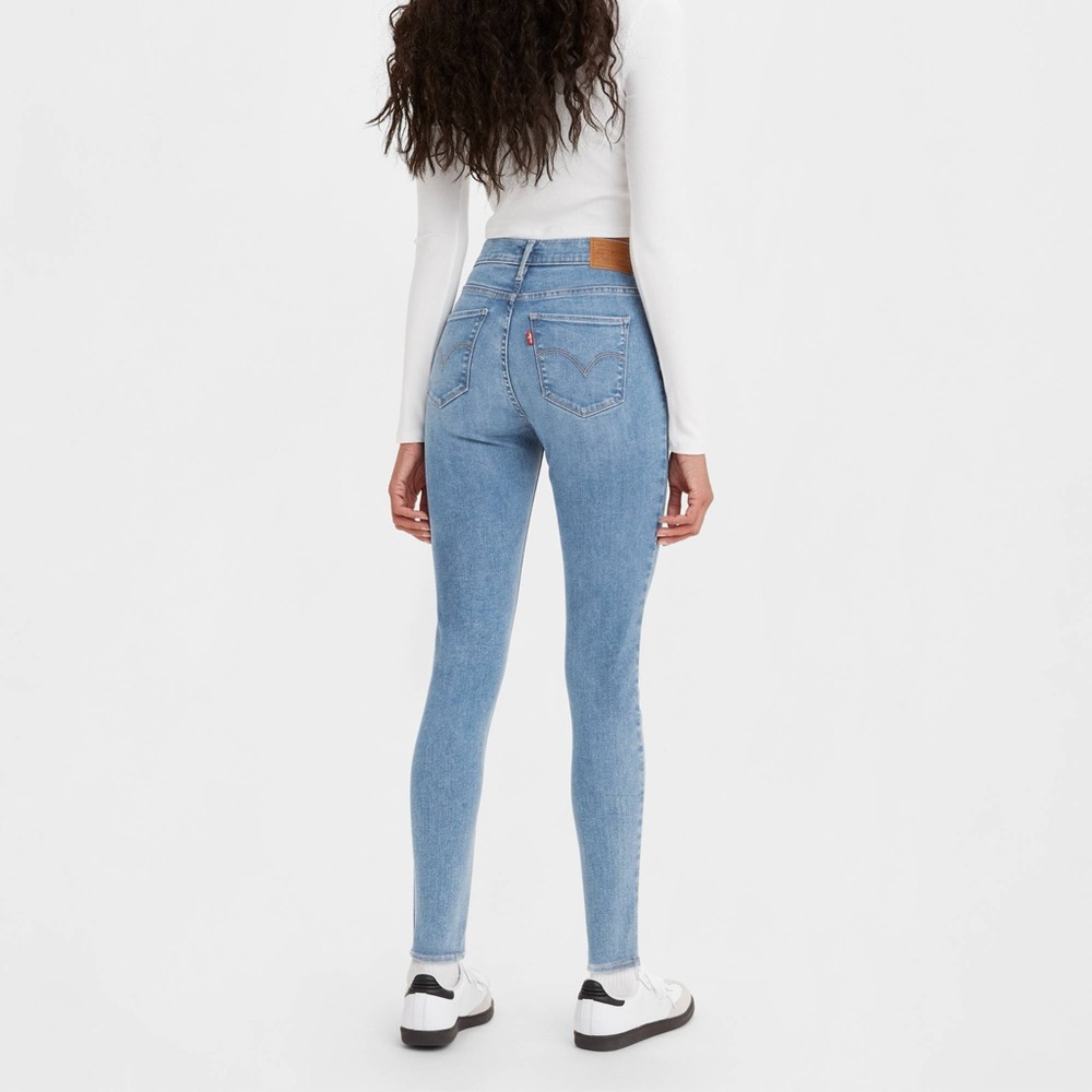 Levi’s 270 High Rise Super Skinny Classic Light Blue Jeans for Women